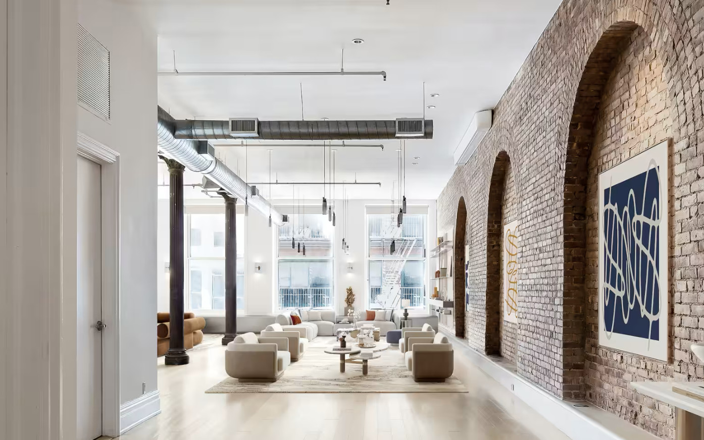 Лофт Дьявол носит Prada на продажу 